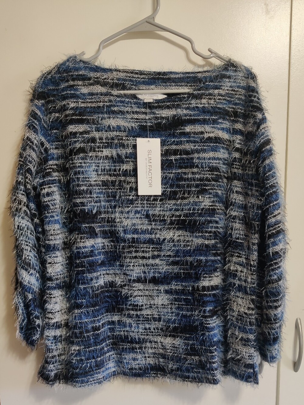 Slim Factor Women's Fuzzy Knit Sweater